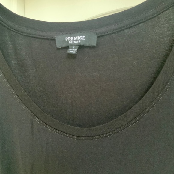 Premise classy black maxi dress with gold chain belt - Picture 3 of 3